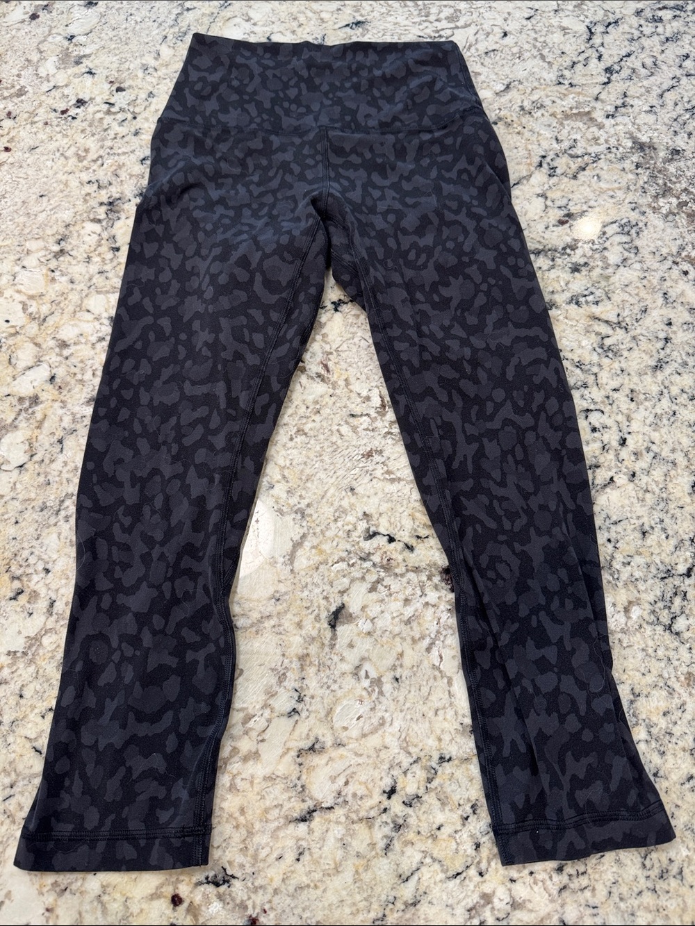 Lululemon black and gray leopard print align leggings